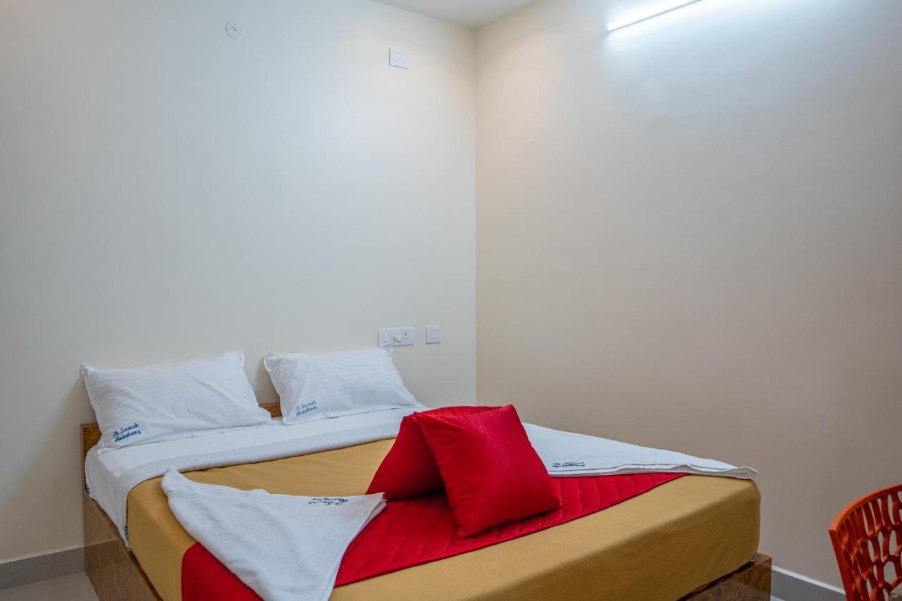 Le Suresh Guest House Pondicherry Exterior photo